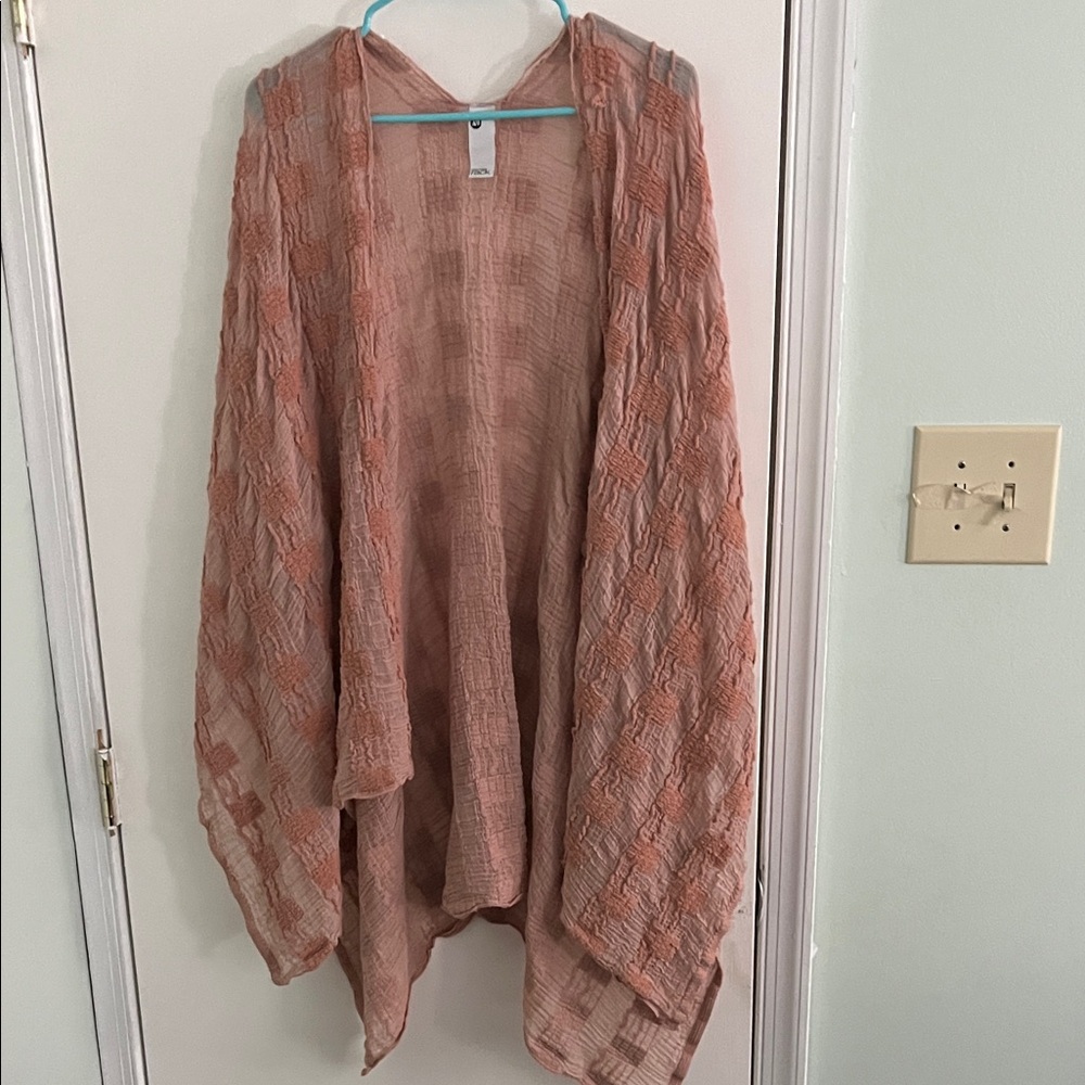Chic Textured Pink Poncho